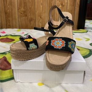 Platform sandals
